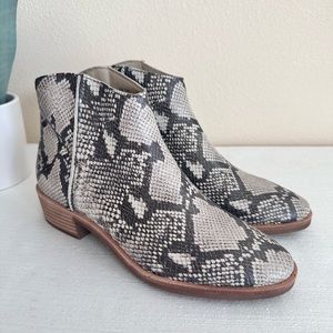 New Dolce Vita Tavin Vegan Snake Print Pointed Toe Ankle Boots Women’s 8.5M